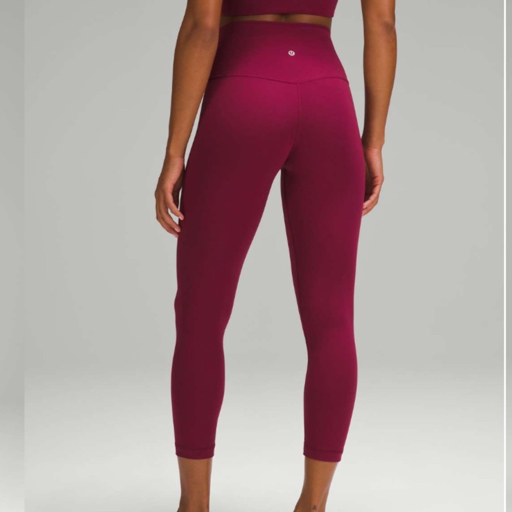 Lululemon Align High-Rise Crop 23"
Deep Luxe